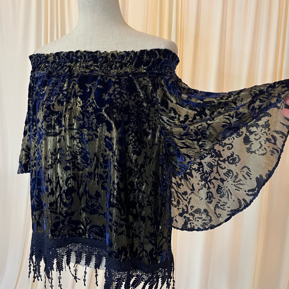 Elie Tahari Bohemian Off-Shoulder Burnout Velvet Top with Tassels Size L - Picture 4 of 5